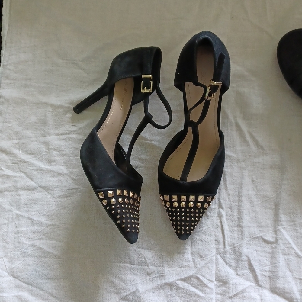 ❄️BCBG black strapy studded heels